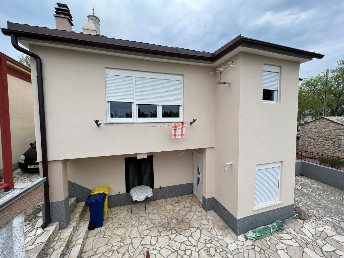 באקר Apartment Lucija מראה חיצוני תמונה