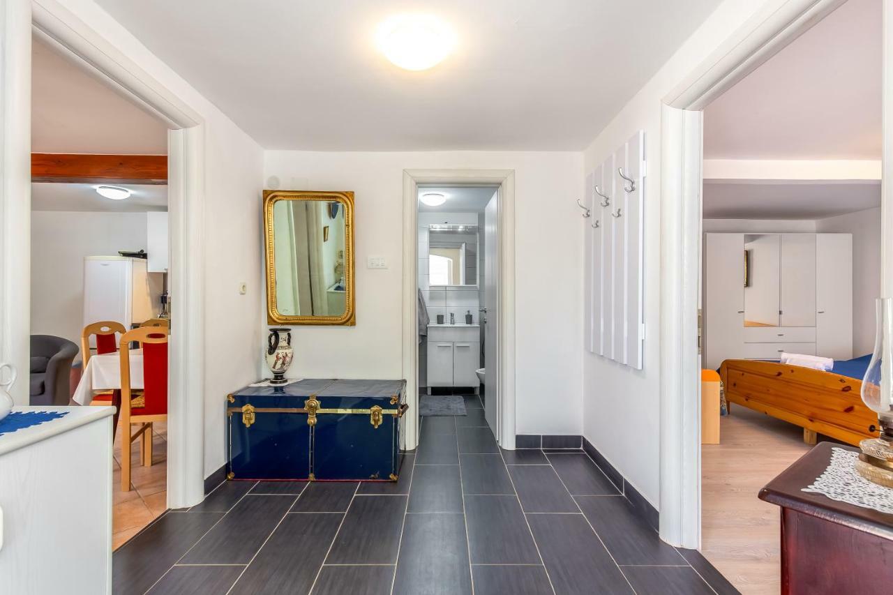 באקר Apartment Lucija מראה חיצוני תמונה
